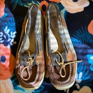 Size 10 W sperry shoe